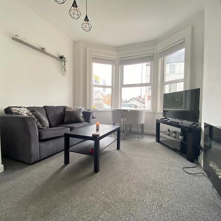 Cheap & Cheerful Apartment Near Bangor Marina Ngoại thất bức ảnh